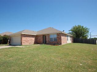 800 Canyon Cove Dr, Burleson, TX 76028