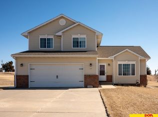 117 Lake View Dr, Tekamah, NE 68061