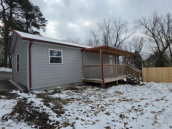 3rd image of 720 Green St