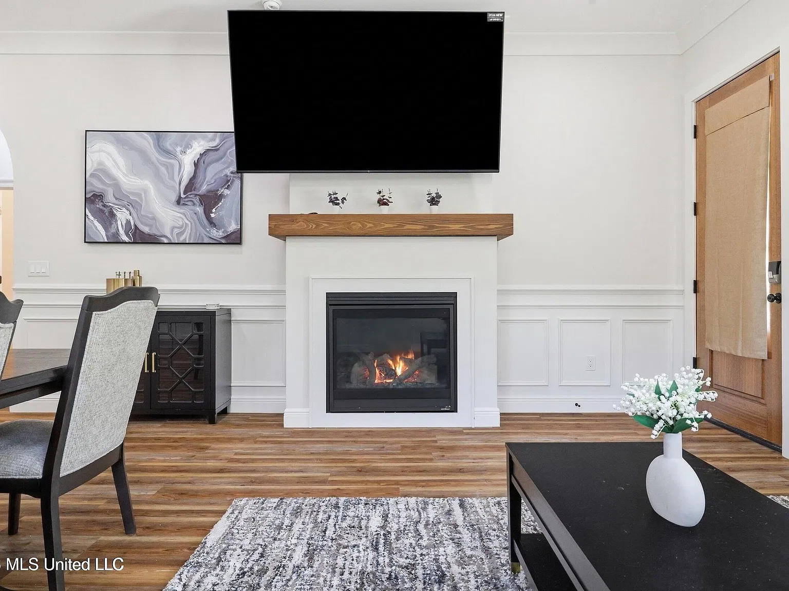 3 bed, 2.0 bath, 1498 sqft, $2,825 — Photo 4
