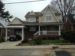 222 McCloud Dr, Fort Lee, NJ 07024