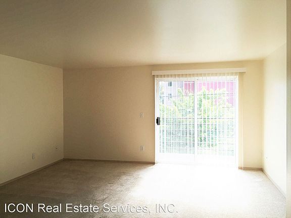 3rd image of 2021 NE 90th St #8429889