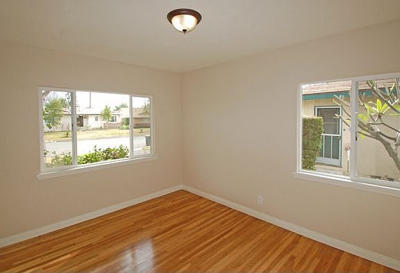3rd image of 425 N Hartley St