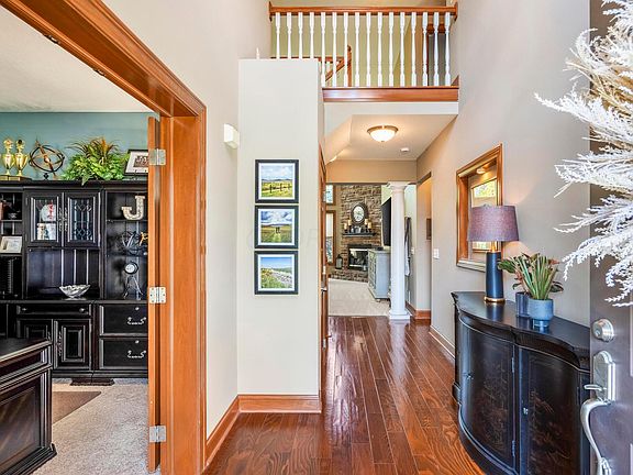 4th image of 6000 Woodsview Way