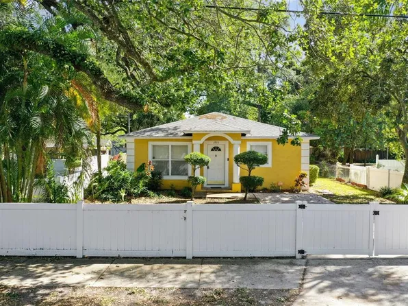 1715 E Giddens Ave, Tampa, FL 33610