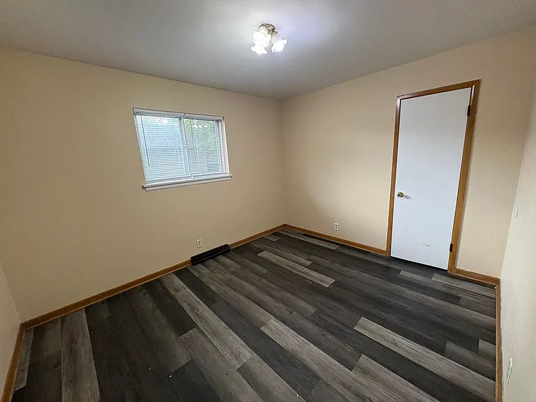 2426 N Delaware Ave — Photo 7