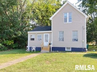60 W 2nd St, Galesburg, IL 61401