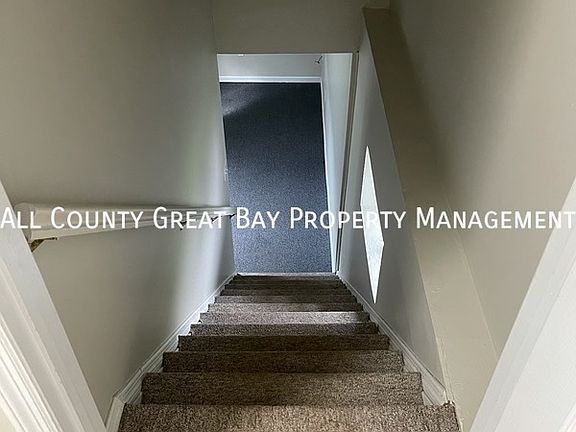 3rd image of 27 Walnut Ave Unit 3