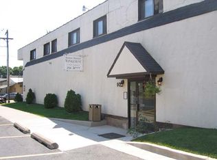 6 N Charter St APT 5, Madison, WI 53715