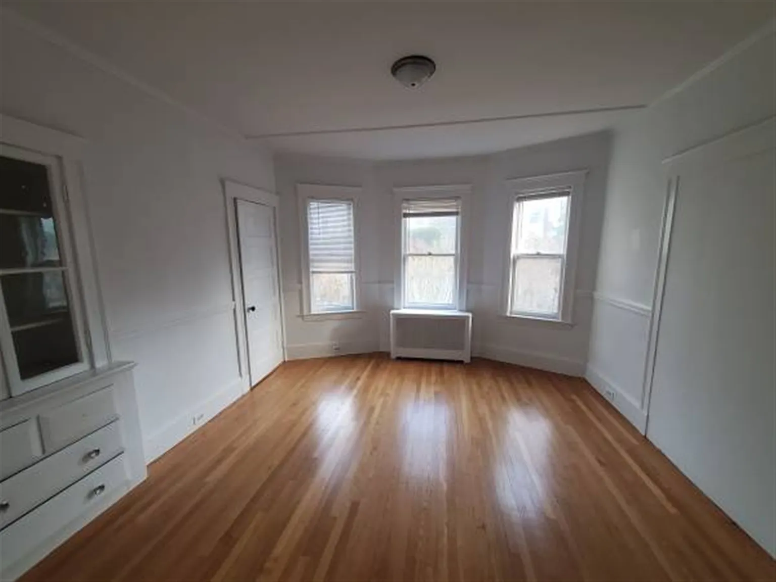 2 bed, 900 sqft, $2,750 — Photo 1