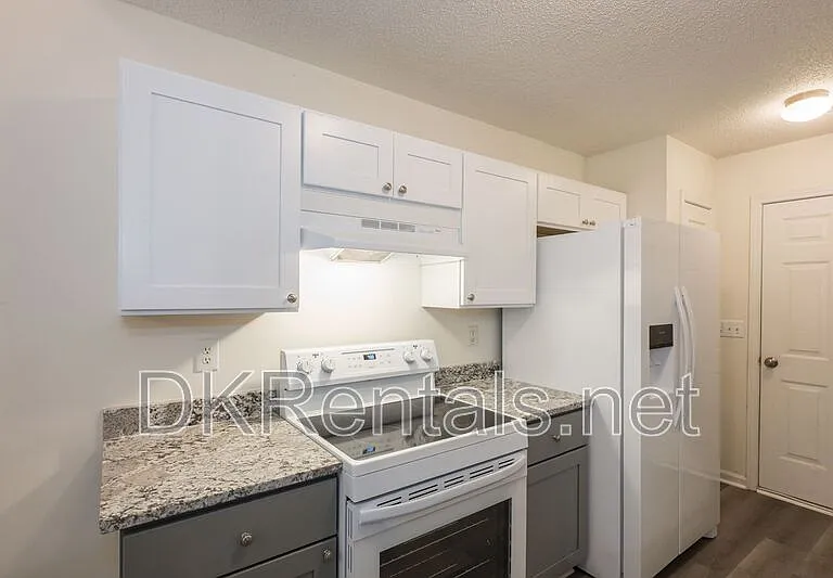 5689 Isleworth Way — Photo 11