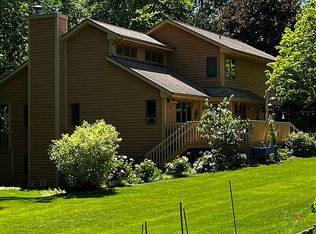 8054 Burr Oak Trl, Cross Plains, WI 53528