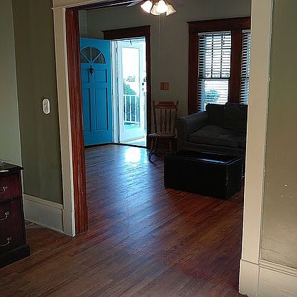 4th image of 311 W Noble St
