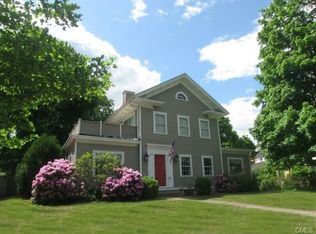 124 Riverside Ave APT 4, Westport, CT 06880