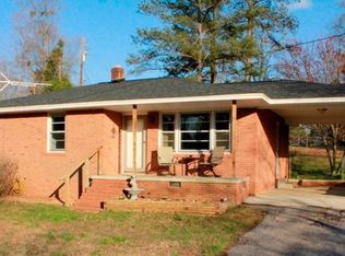 2 Richey Ln, Ware Shoals, SC 29692