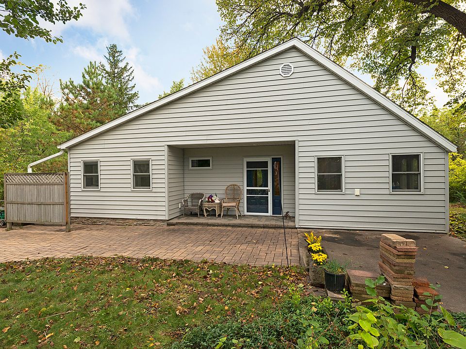 1st image of 325 McCarrons Blvd N