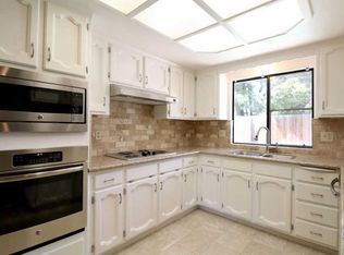 2016 E Paradise Ave, Visalia, CA 93292