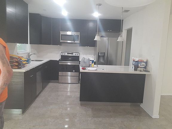 4th image of 1416 Vine Ave
