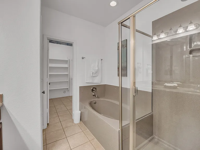520 S Meadowlark St #B — Photo 27