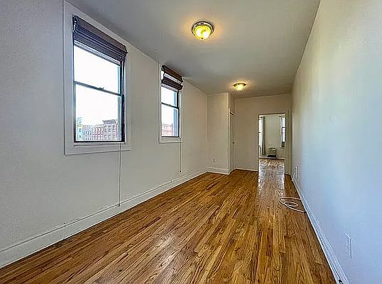 3rd image of 109 Graham Ave #2