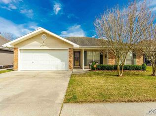 40 Cobblestone E, Houma, LA 70360