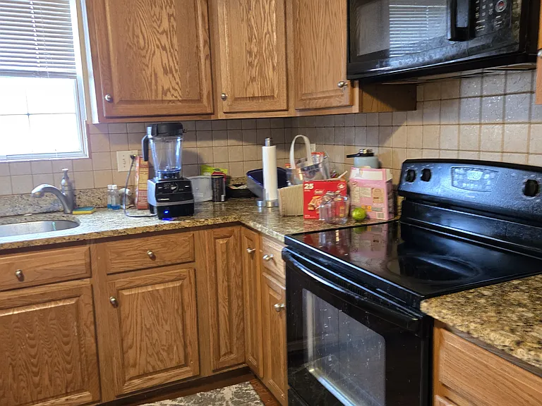 25 Columbia Ave #25 — Photo 8