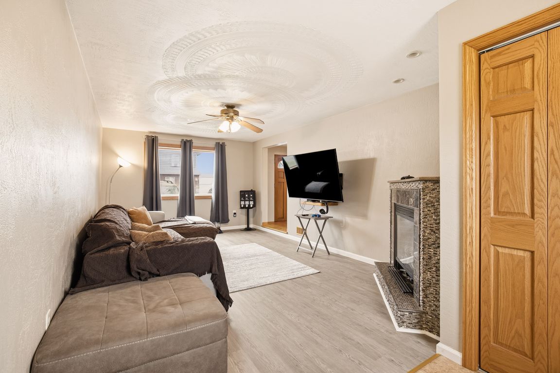 next background image