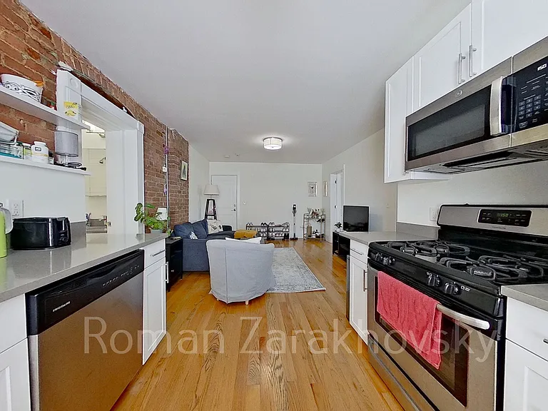 83 Harvard St #12 — Photo 5