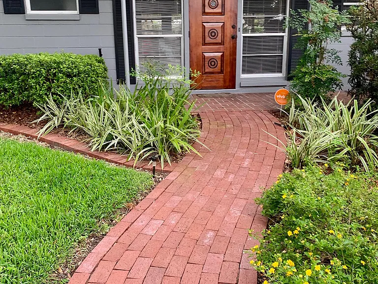 504 Langford Cir — Photo 2
