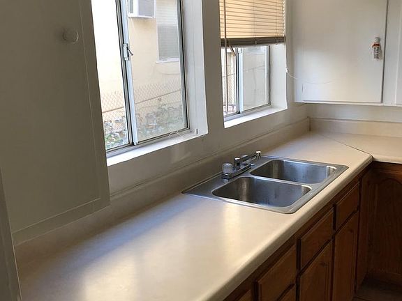 4th image of 1400 N Hobart Blvd #1406