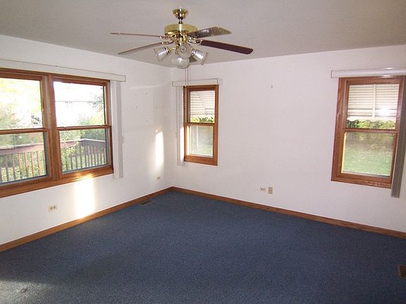 3rd image of 34931 N Augustana Ave