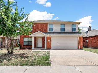 9821 Sparrow Hawk Ln, Fort Worth, TX 76108