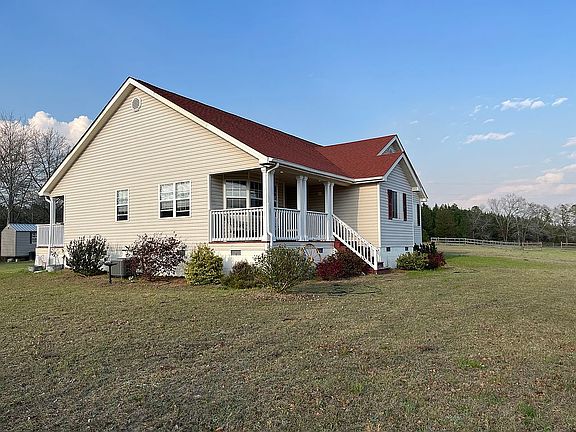 3rd image of 210 Bass Pond Rd