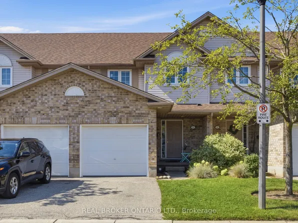 31 Schroder Cres #5, Guelph, ON N1E 7M6