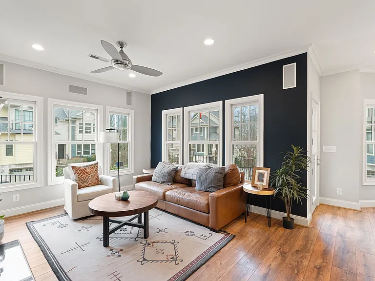 160 Park Pointe Cir #NA — Photo 12