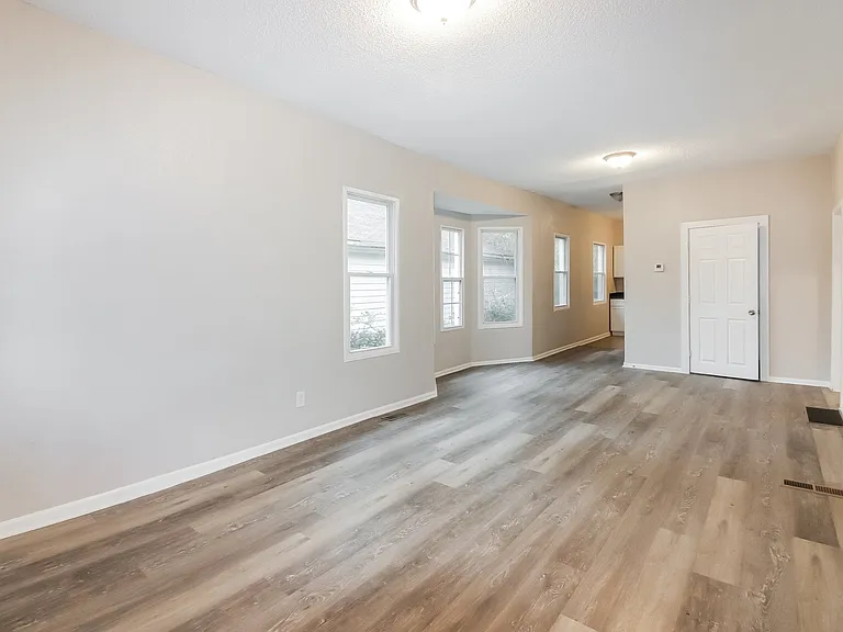 686353_017_living_room_13274092.jpg