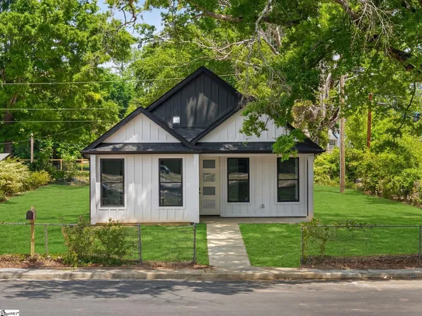 223 Oak St, Clinton, SC 29325