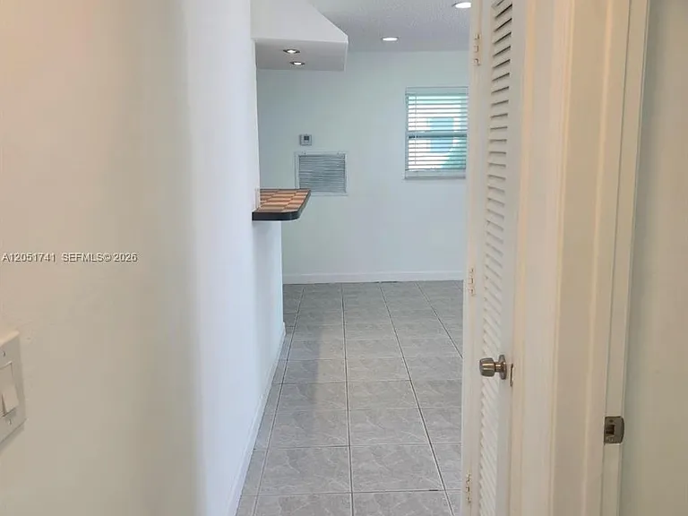 2710 NW 52nd Pl — Photo 9