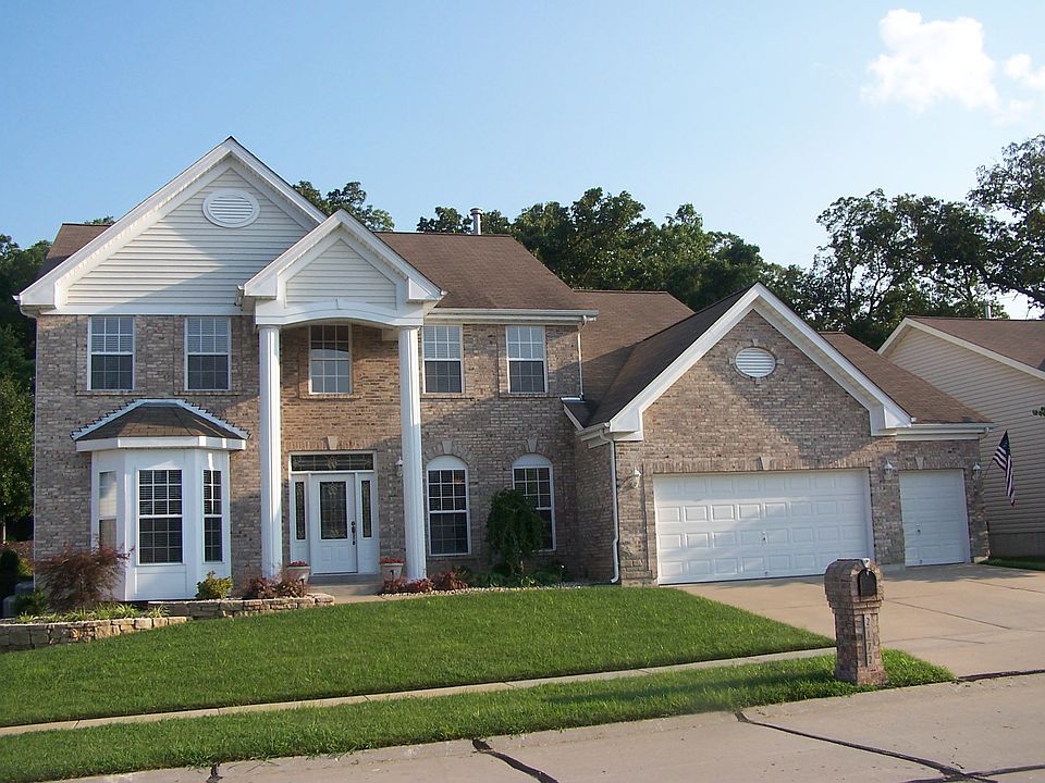 Story 1/2 expansive home