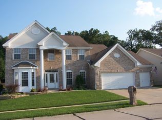 2172 Avalon View Dr, Fenton, MO 63026