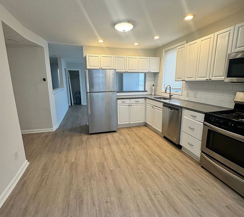 1st image of 129 Cobbs Creek Pkwy #2