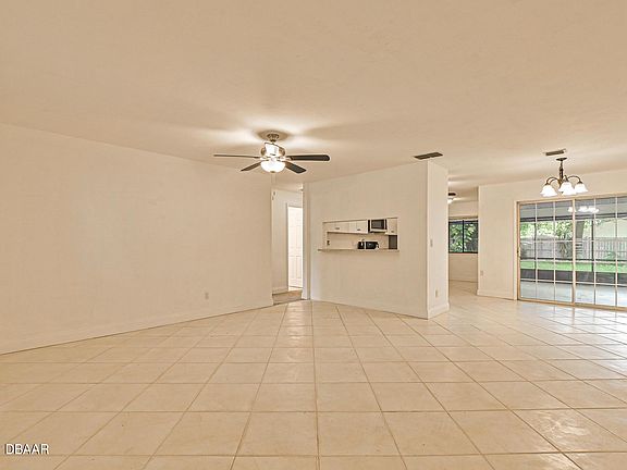 4th image of 764 Tumblebrook Dr