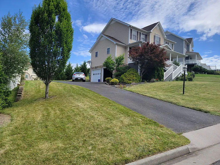 110 Amethyst Dr — Photo 43