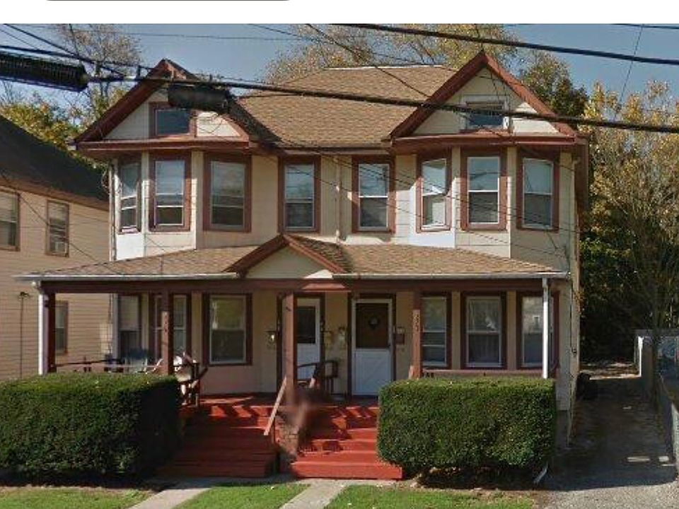 Front view of home