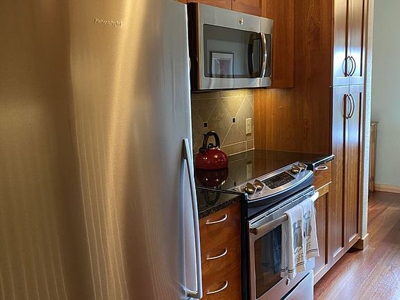 3rd image of 13730 15th Ave NE #203A