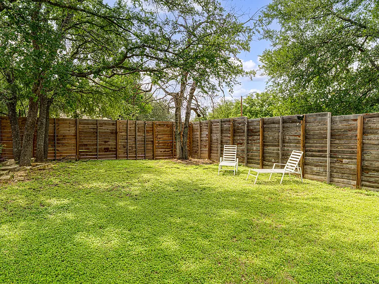 1409 Lantern Light Dr — Photo 21