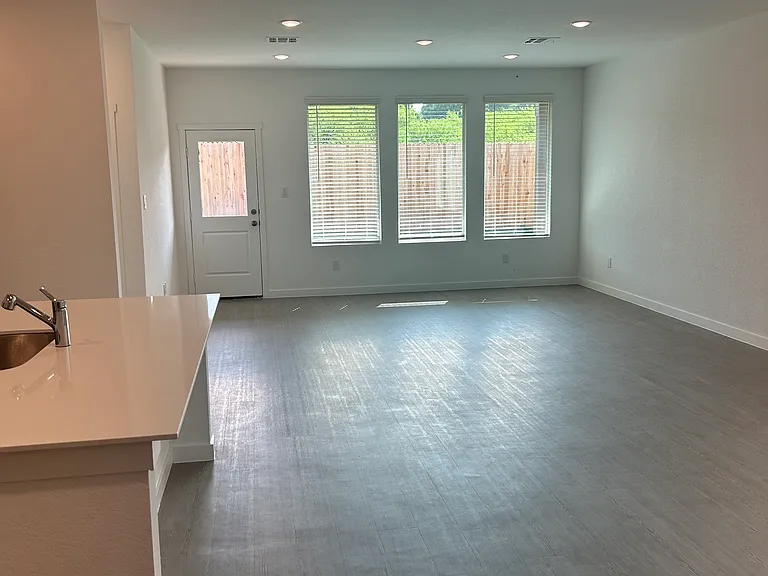 2272 Monument Hl — Photo 6