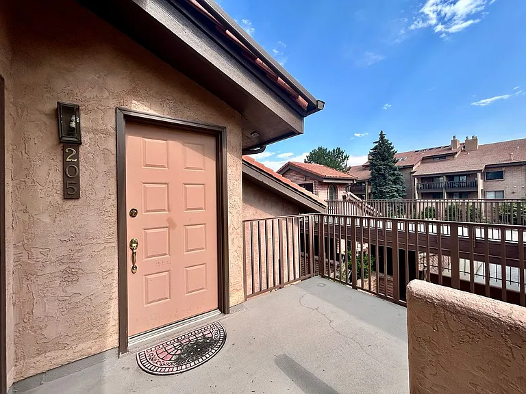 4415 Laguna Pl — Photo 53