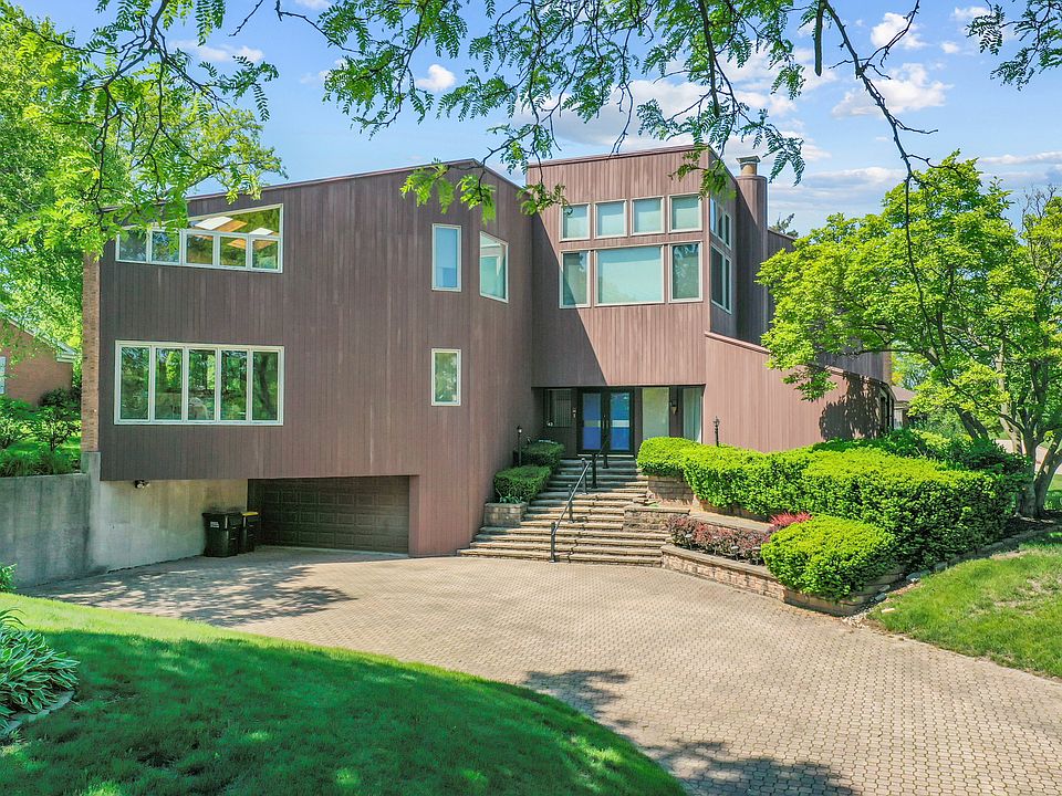 1st image of 42 Royal Vale Dr