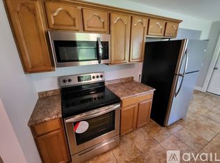 900 Carolina Dr, Bridge City, TX 77611